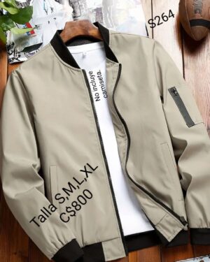 Chaqueta color Caqui oscuro estilo impermeable